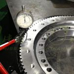 用在汽車吊旋轉臂上的小型齒輪式回轉驅(qū)動