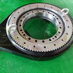 用在汽車吊旋轉臂上的小型齒輪式回轉驅(qū)動