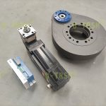 配置減速機和步進(jìn)電機控制器的直齒回轉(zhuǎn)驅(qū)動