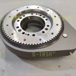 配置減速機和步進(jìn)電機控制器的直齒回轉(zhuǎn)驅(qū)動