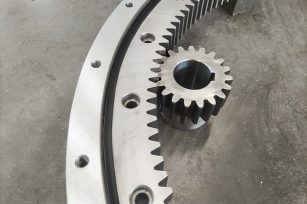 回轉驅動中大小齒輪的齒硬度為什么要存在差異？